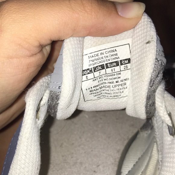 Tennis shoes - Picture 5 of 5